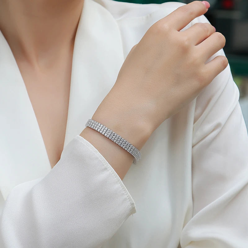 Tris Solis Moissanite