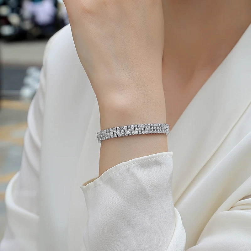 Tris Solis Moissanite